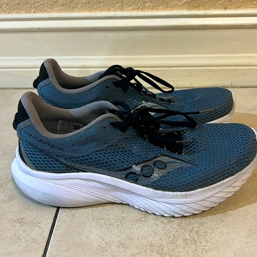 Saucony Kinvara 14. Excellent shoe for daily running (like new)